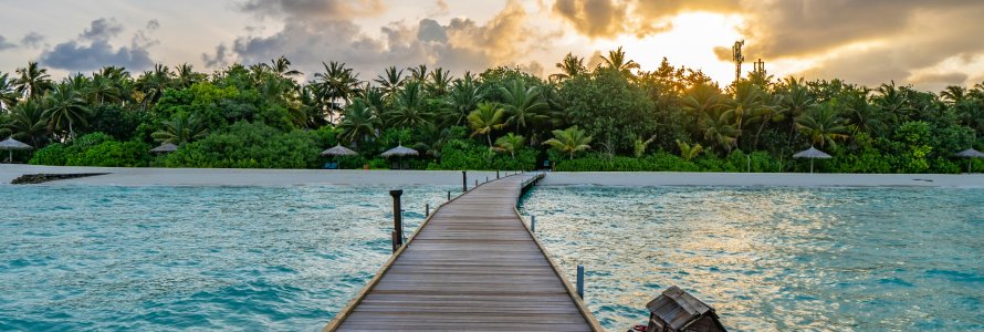 Maldivler Seyahati: Sağlık ve Güvenlik Rehberi